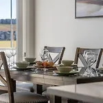 Luxury House In Sage, Sleeps 9, Free Banff Pass