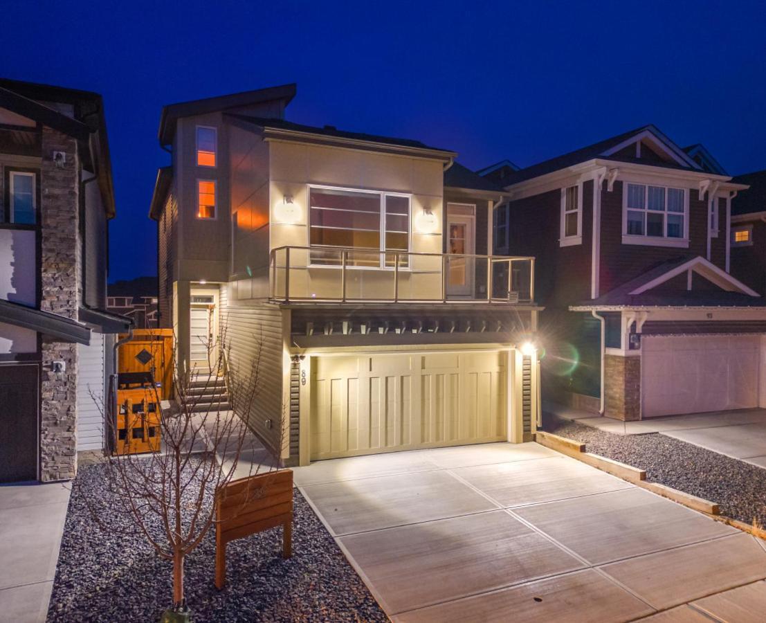 Luxury House In Sage, Sleeps 9, Free Banff Pass Holiday home *