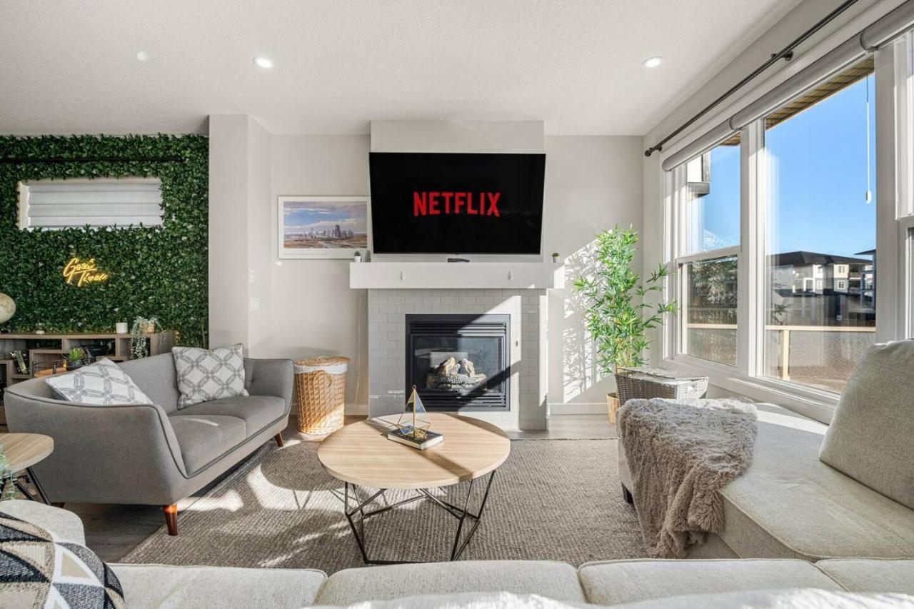 Luxury House In Sage, Sleeps 9, Free Banff Pass